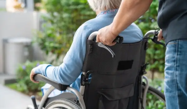 How Palliative Care Teams Support Family Caregivers